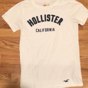 Hollister tee